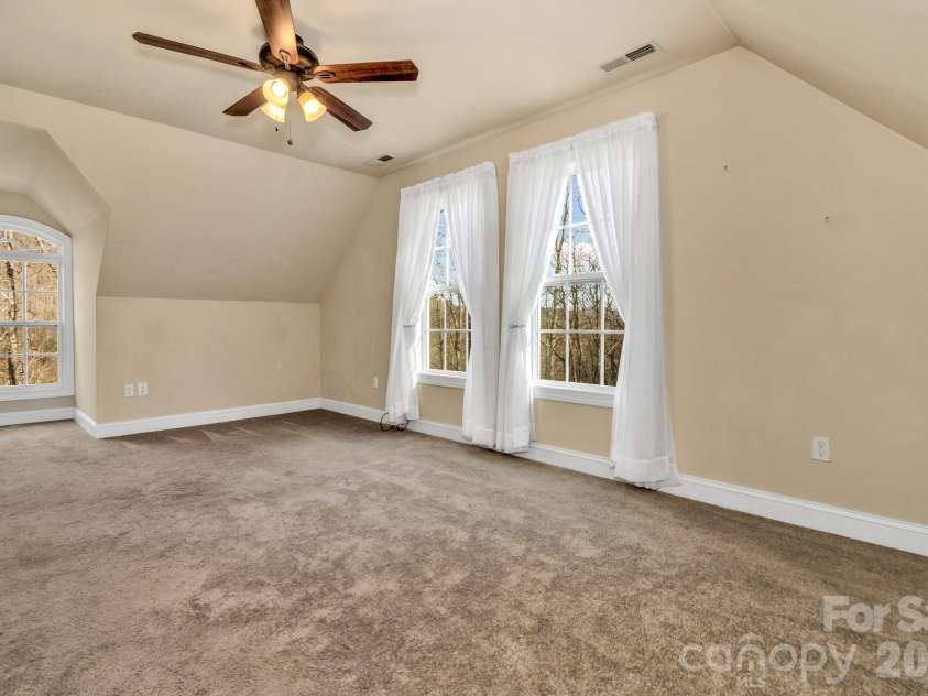 387 Goodview Drive, Hendersonville, NC 28792.  MLS# CAR4335781, YatesRealty ID 4874. 