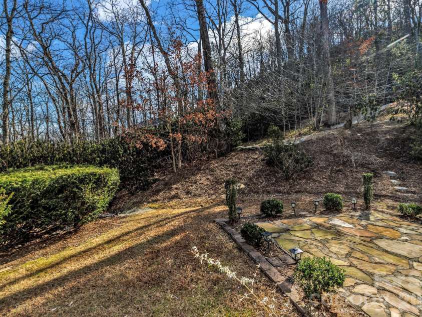 387 Goodview Drive, Hendersonville, NC 28792.  MLS# CAR4335781, YatesRealty ID 4874. 