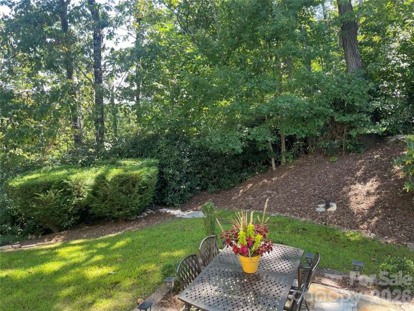 387 Goodview Drive, Hendersonville, NC 28792.  MLS# CAR4335781, YatesRealty ID 4874. 