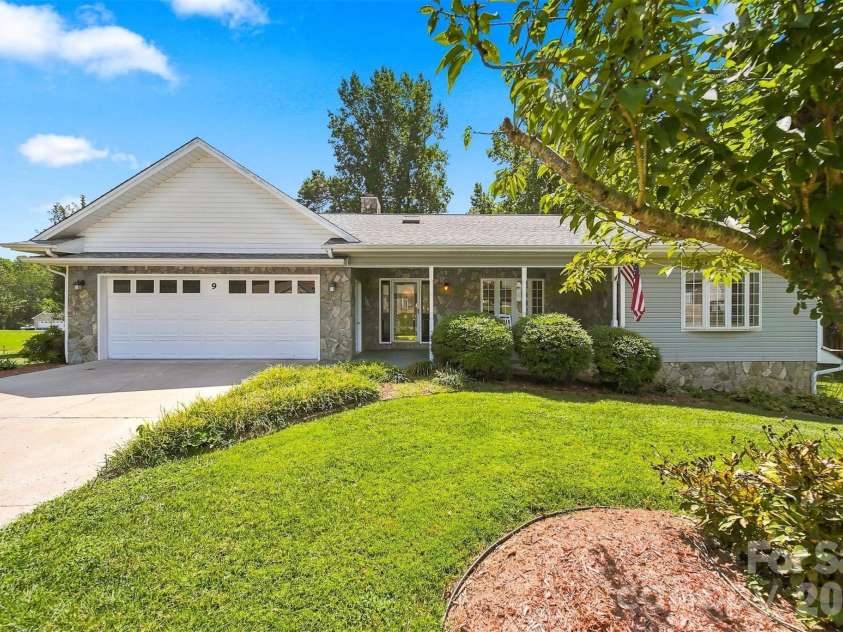 9 Daniel Circle, Granite Falls, NC 28630.  MLS# CAR4420218, YatesRealty ID 48740. 