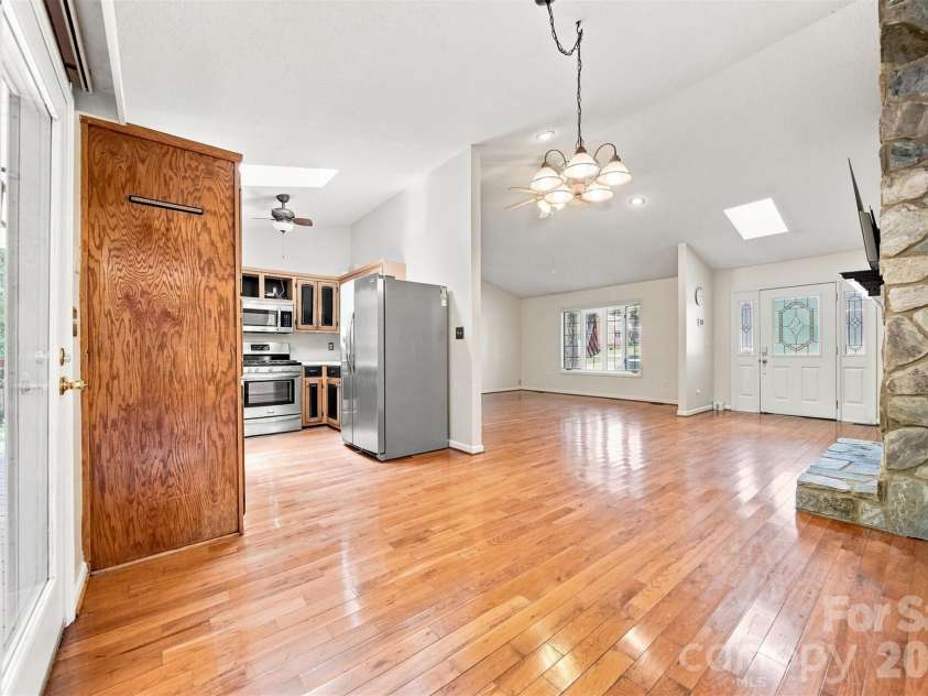 9 Daniel Circle, Granite Falls, NC 28630.  MLS# CAR4420218, YatesRealty ID 48740. 