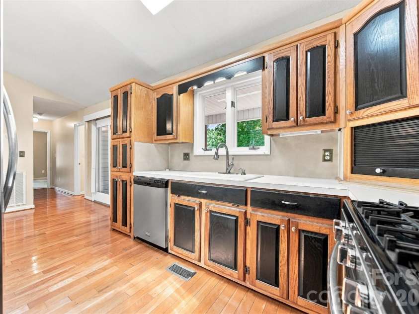 9 Daniel Circle, Granite Falls, NC 28630.  MLS# CAR4420218, YatesRealty ID 48740. 