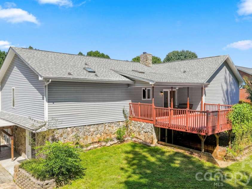 9 Daniel Circle, Granite Falls, NC 28630.  MLS# CAR4420218, YatesRealty ID 48740. 