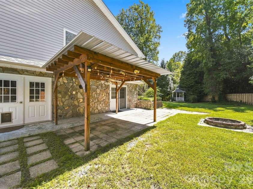 9 Daniel Circle, Granite Falls, NC 28630.  MLS# CAR4420218, YatesRealty ID 48740. 