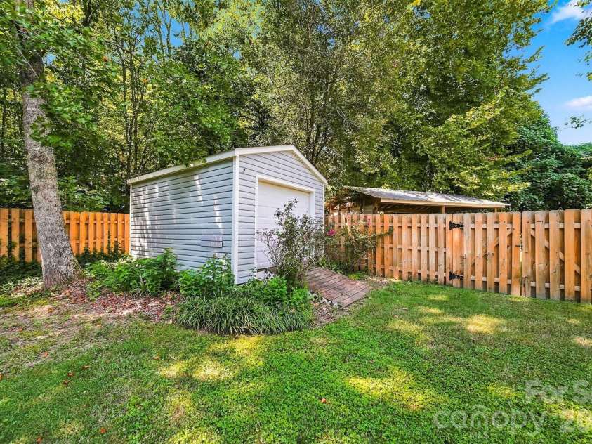 9 Daniel Circle, Granite Falls, NC 28630.  MLS# CAR4420218, YatesRealty ID 48740. 
