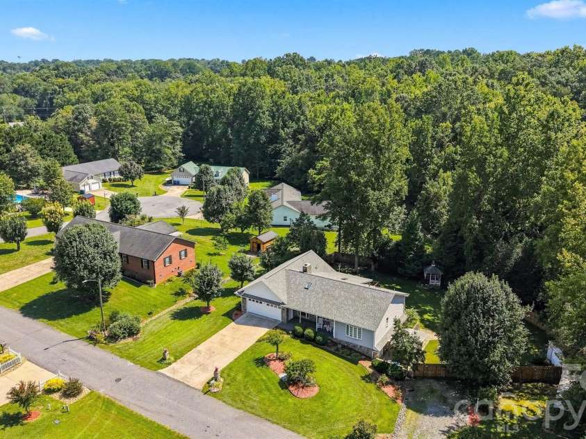 9 Daniel Circle, Granite Falls, NC 28630.  MLS# CAR4420218, YatesRealty ID 48740. 
