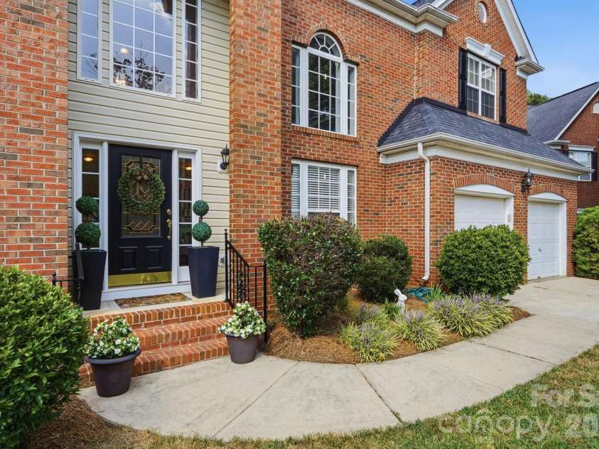 12424 Tantallon Court, Pineville, NC 28134.  MLS# CAR4420083, YatesRealty ID 48742. 