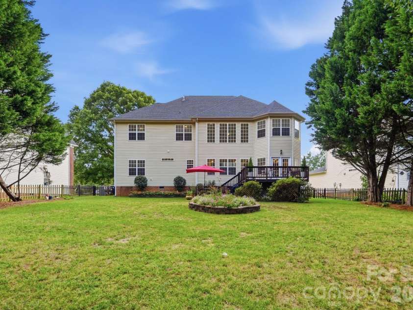 12424 Tantallon Court, Pineville, NC 28134.  MLS# CAR4420083, YatesRealty ID 48742. 