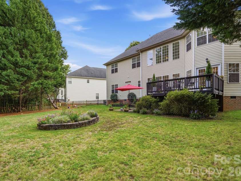 12424 Tantallon Court, Pineville, NC 28134.  MLS# CAR4420083, YatesRealty ID 48742. 