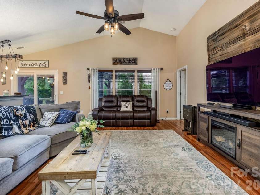 123 Austin Run Court, Kannapolis, NC 28083.  MLS# CAR4420366, YatesRealty ID 48743. 