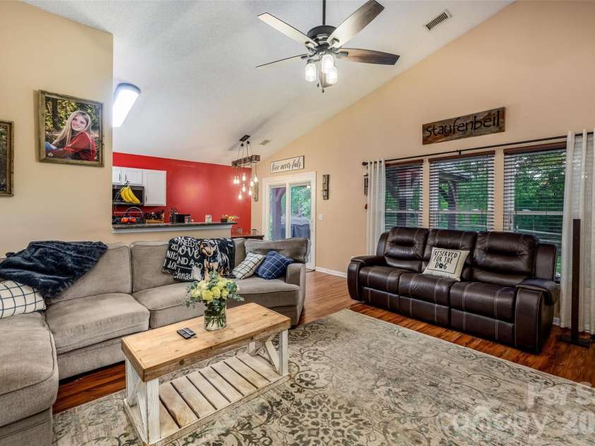 123 Austin Run Court, Kannapolis, NC 28083.  MLS# CAR4420366, YatesRealty ID 48743. 