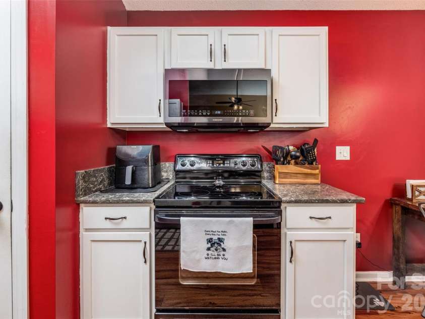 123 Austin Run Court, Kannapolis, NC 28083.  MLS# CAR4420366, YatesRealty ID 48743. 