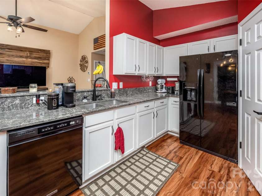 123 Austin Run Court, Kannapolis, NC 28083.  MLS# CAR4420366, YatesRealty ID 48743. 