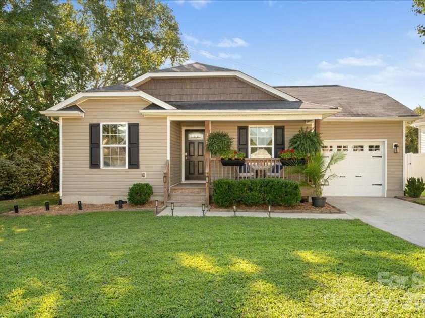 128 Mallory Tai Drive, Lincolnton, NC 28092.  MLS# CAR4420180, YatesRealty ID 48744. 