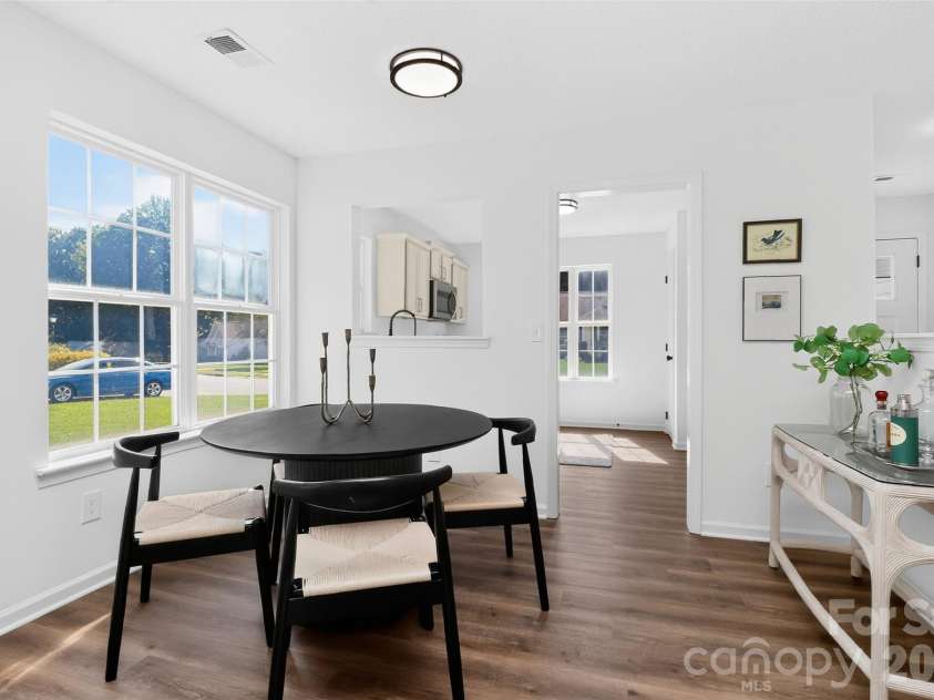 6111 Country Walk Drive, Charlotte, NC 28212.  MLS# CAR4420274, YatesRealty ID 48746. 