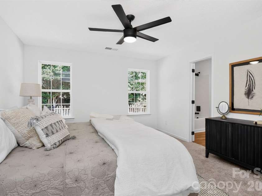 6111 Country Walk Drive, Charlotte, NC 28212.  MLS# CAR4420274, YatesRealty ID 48746. 
