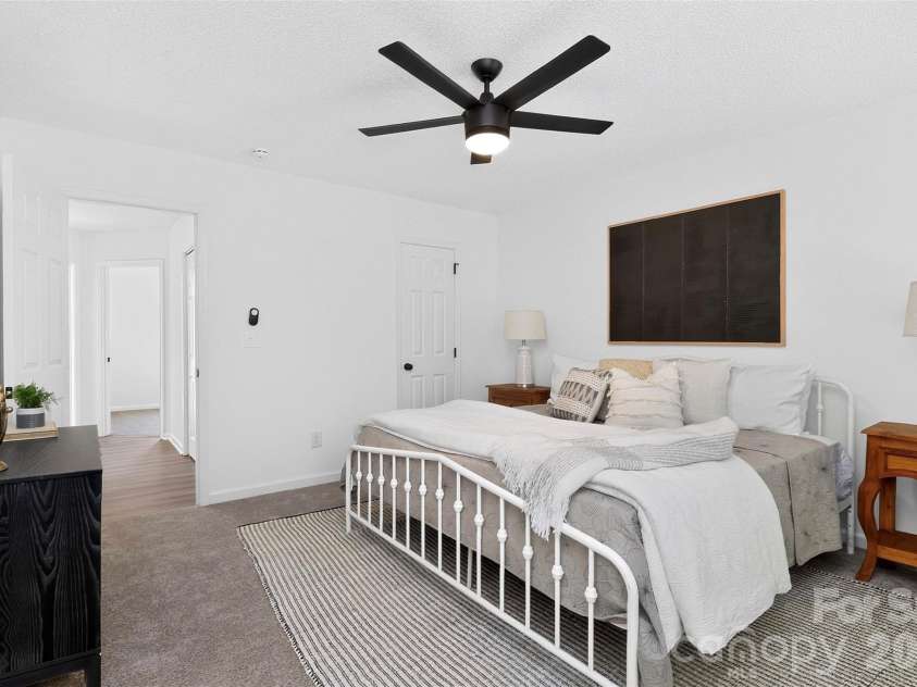 6111 Country Walk Drive, Charlotte, NC 28212.  MLS# CAR4420274, YatesRealty ID 48746. 