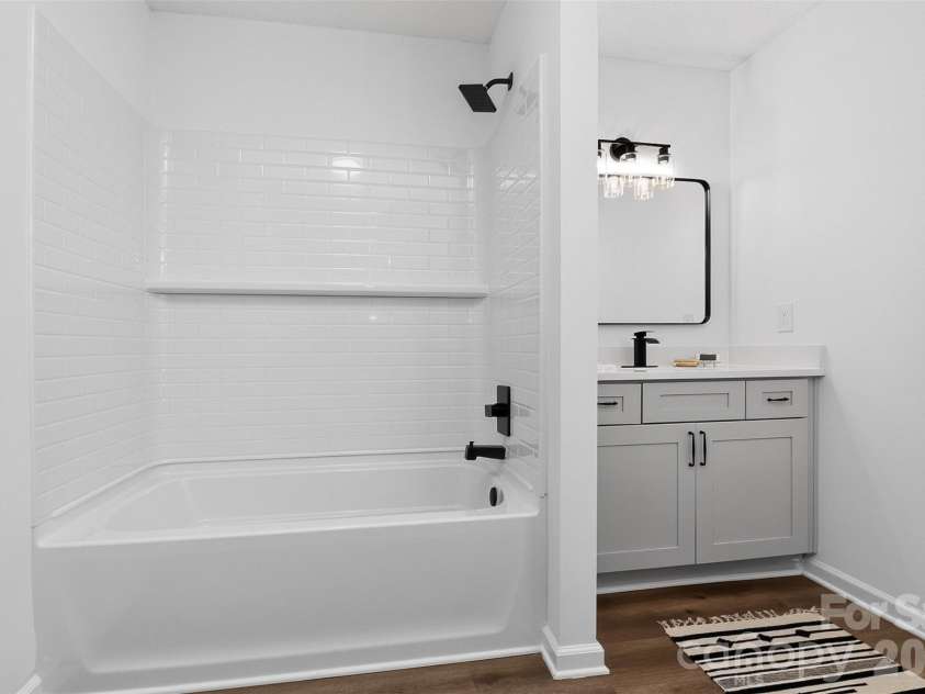 6111 Country Walk Drive, Charlotte, NC 28212.  MLS# CAR4420274, YatesRealty ID 48746. 