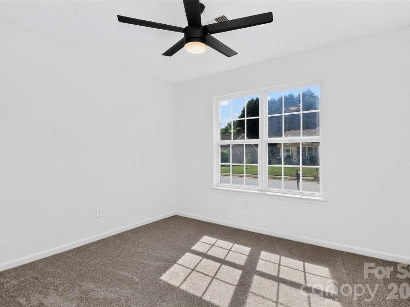 6111 Country Walk Drive, Charlotte, NC 28212.  MLS# CAR4420274, YatesRealty ID 48746. 