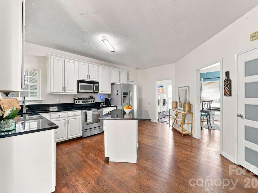 104 Oak Grove Court, Fort Mill, SC 29715.  MLS# CAR4420444, YatesRealty ID 48747. 