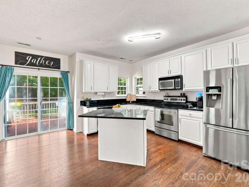 104 Oak Grove Court, Fort Mill, SC 29715.  MLS# CAR4420444, YatesRealty ID 48747. 