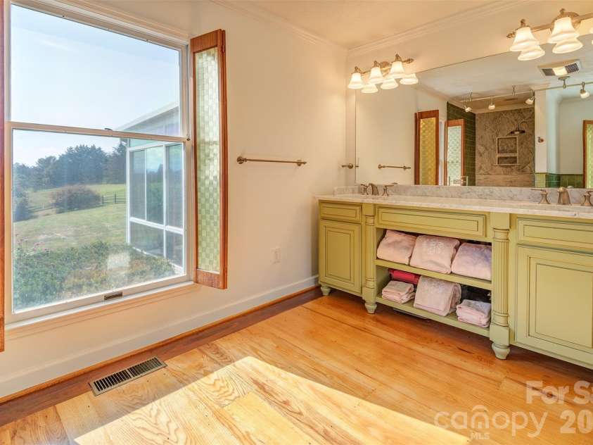 64 Greenridge Road, Weaverville, NC 28787.  MLS# CAR4420101, YatesRealty ID 48748. Primary bathroom