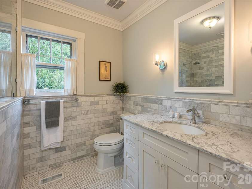 947 Hwy 226 Highway, Bakersville, NC 28705.  MLS# CAR4420320, YatesRealty ID 48749. 