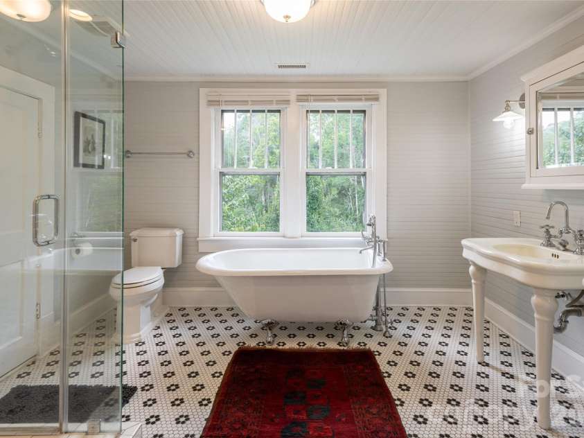 947 Hwy 226 Highway, Bakersville, NC 28705.  MLS# CAR4420320, YatesRealty ID 48749. 