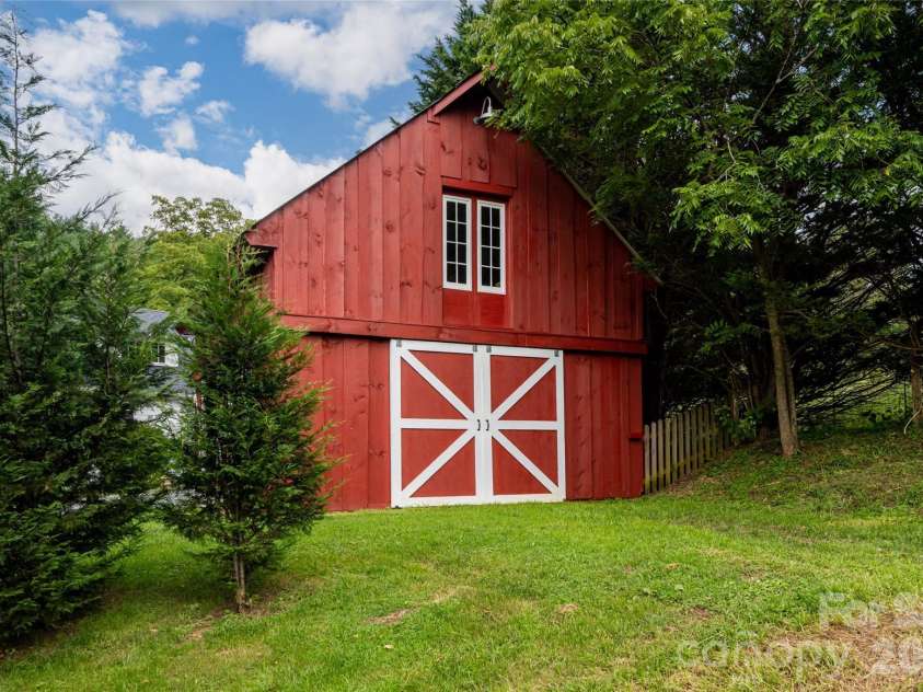 947 Hwy 226 Highway, Bakersville, NC 28705.  MLS# CAR4420320, YatesRealty ID 48749. 