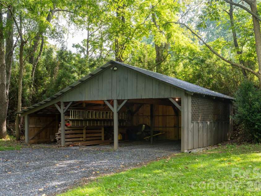 947 Hwy 226 Highway, Bakersville, NC 28705.  MLS# CAR4420320, YatesRealty ID 48749. 