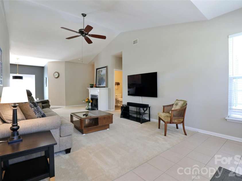 9112 Duckhorn Drive, Charlotte, NC 28277.  MLS# CAR4419654, YatesRealty ID 48751. 