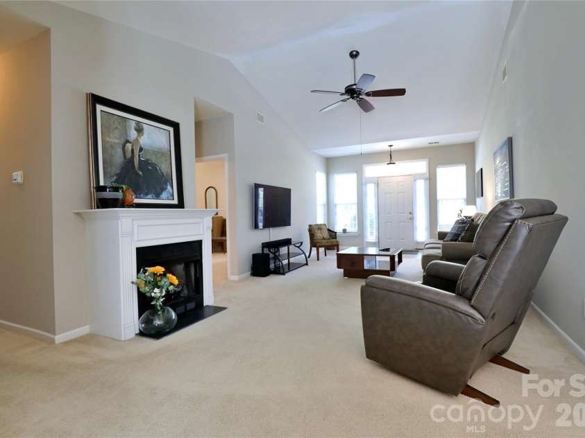 9112 Duckhorn Drive, Charlotte, NC 28277.  MLS# CAR4419654, YatesRealty ID 48751. 