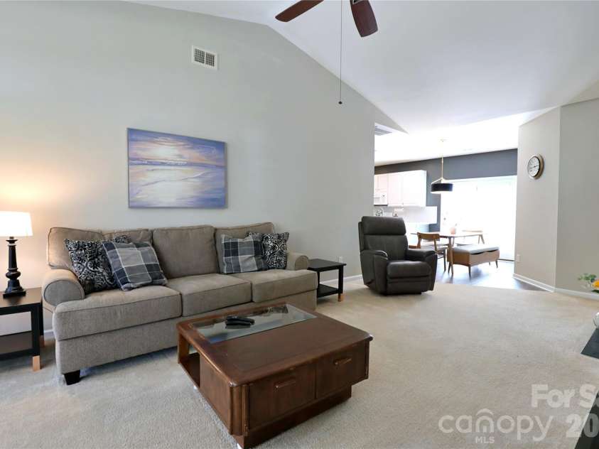 9112 Duckhorn Drive, Charlotte, NC 28277.  MLS# CAR4419654, YatesRealty ID 48751. 