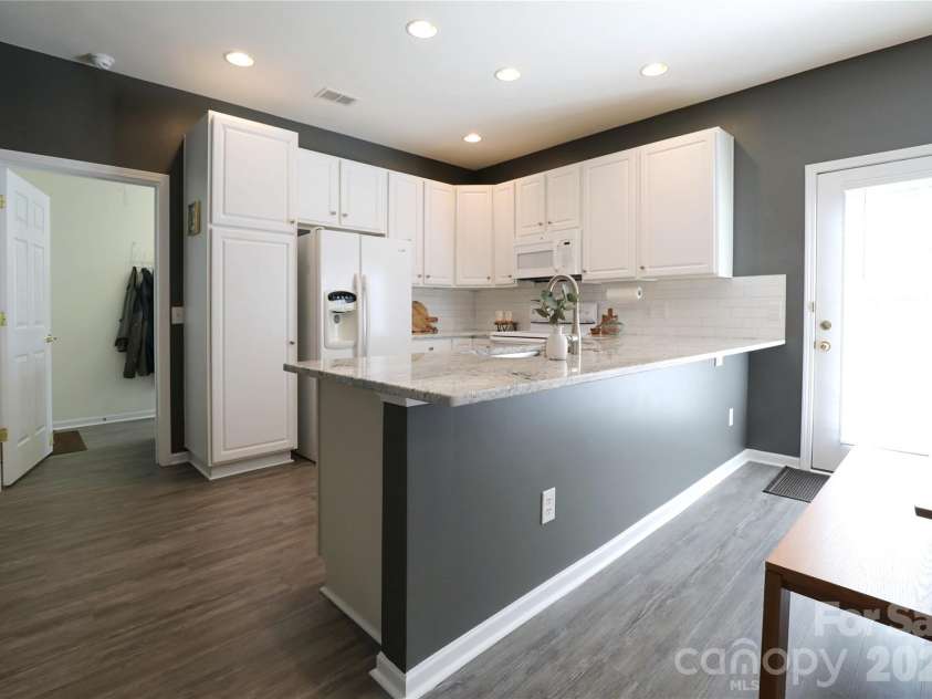 9112 Duckhorn Drive, Charlotte, NC 28277.  MLS# CAR4419654, YatesRealty ID 48751. 