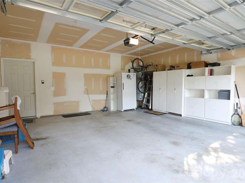9112 Duckhorn Drive, Charlotte, NC 28277.  MLS# CAR4419654, YatesRealty ID 48751. 