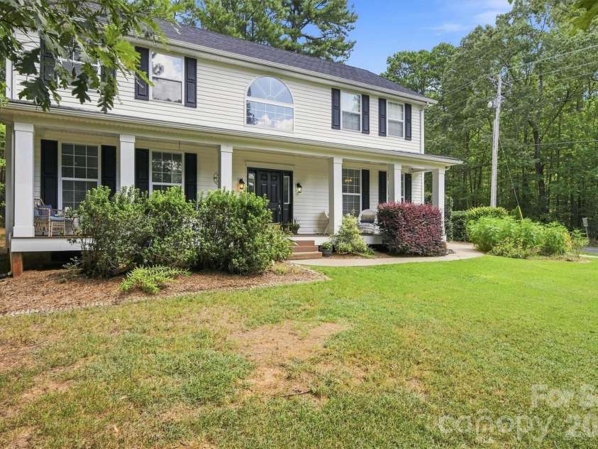 3686 Lake Bluff Drive, Sherrills Ford, NC 28673.  MLS# CAR4419580, YatesRealty ID 48752. 