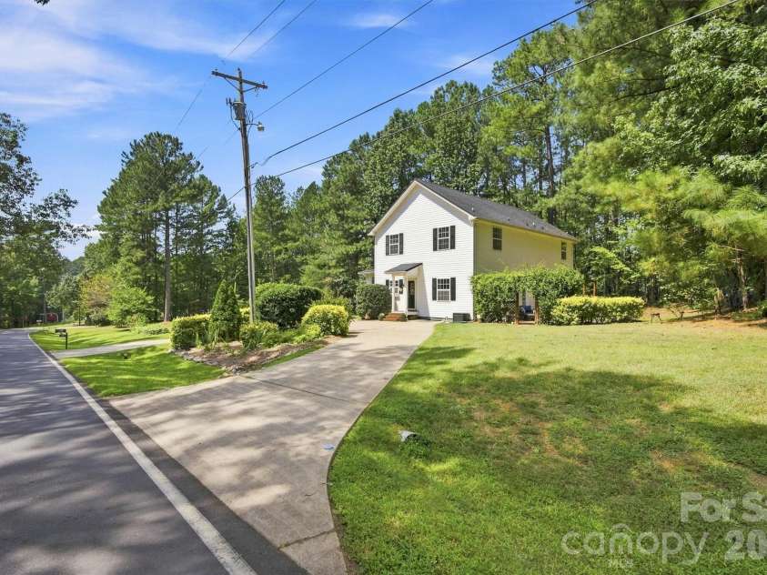 3686 Lake Bluff Drive, Sherrills Ford, NC 28673.  MLS# CAR4419580, YatesRealty ID 48752. 