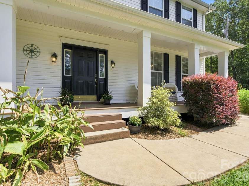 3686 Lake Bluff Drive, Sherrills Ford, NC 28673.  MLS# CAR4419580, YatesRealty ID 48752. 