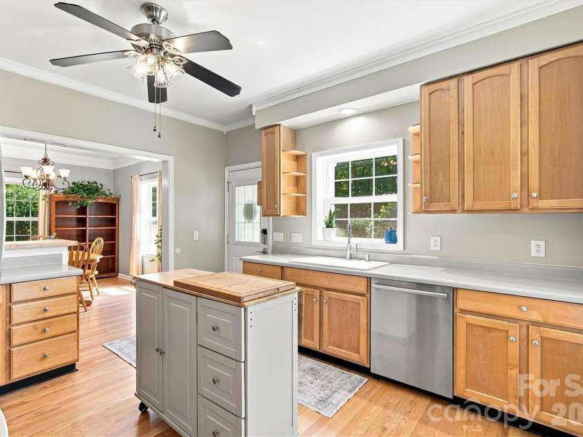 3686 Lake Bluff Drive, Sherrills Ford, NC 28673.  MLS# CAR4419580, YatesRealty ID 48752. 