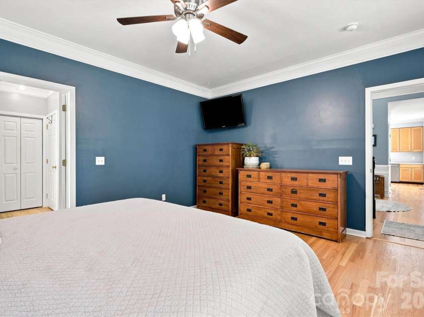 3686 Lake Bluff Drive, Sherrills Ford, NC 28673.  MLS# CAR4419580, YatesRealty ID 48752. 