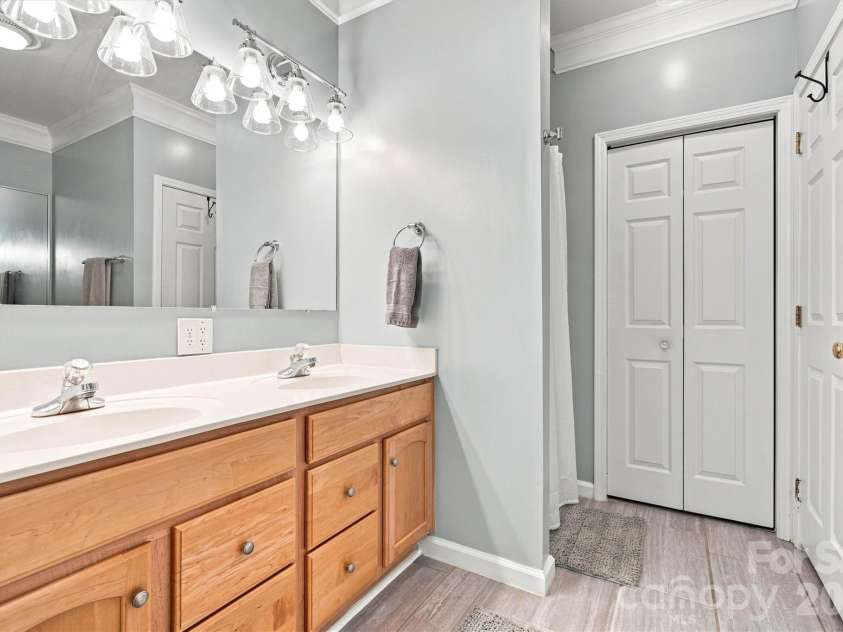 3686 Lake Bluff Drive, Sherrills Ford, NC 28673.  MLS# CAR4419580, YatesRealty ID 48752. 