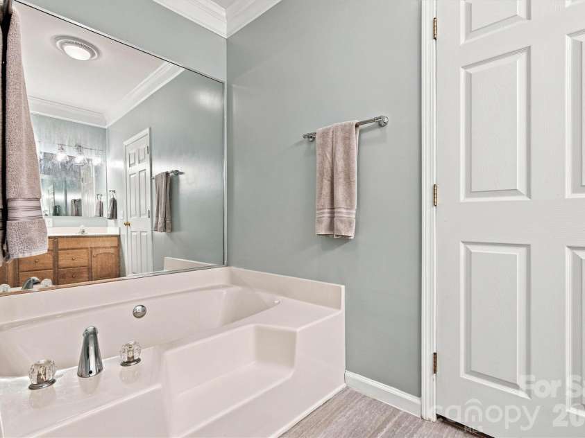 3686 Lake Bluff Drive, Sherrills Ford, NC 28673.  MLS# CAR4419580, YatesRealty ID 48752. 