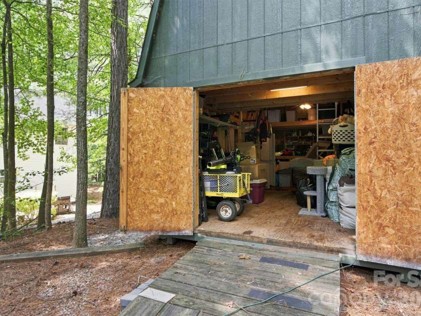 3686 Lake Bluff Drive, Sherrills Ford, NC 28673.  MLS# CAR4419580, YatesRealty ID 48752. 