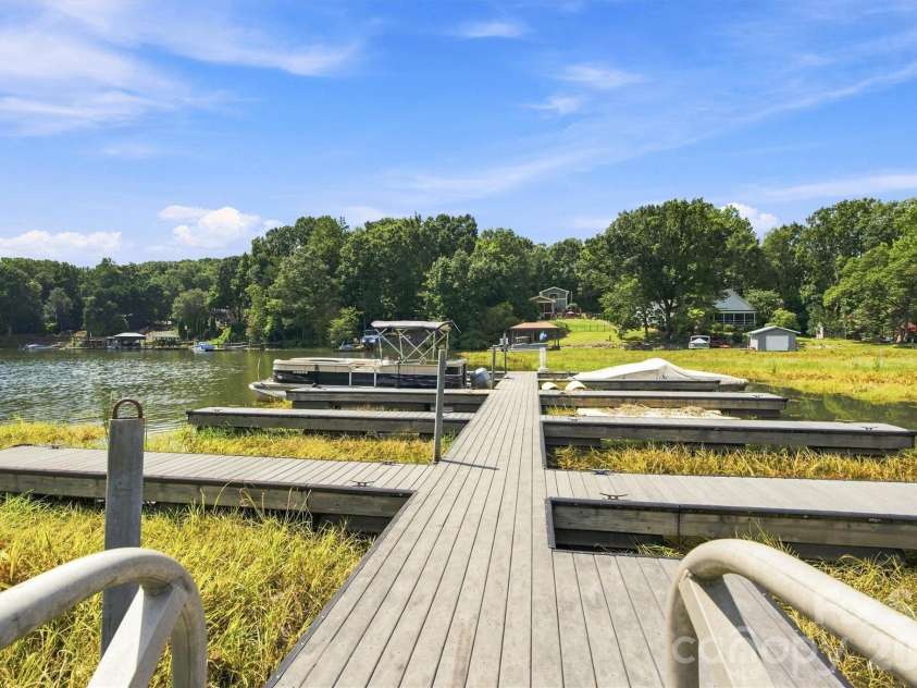 3686 Lake Bluff Drive, Sherrills Ford, NC 28673.  MLS# CAR4419580, YatesRealty ID 48752. 