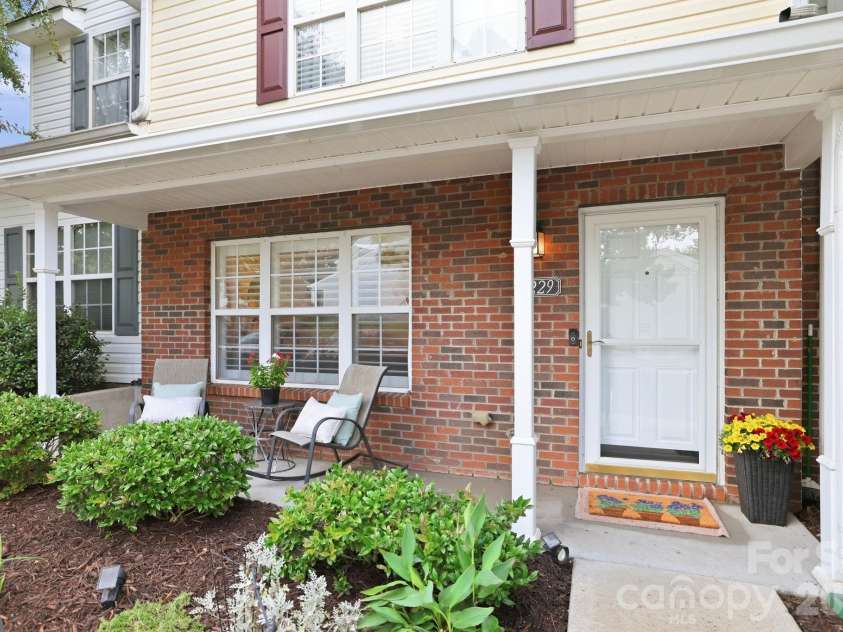 229 Primrose Walk, Fort Mill, SC 29715.  MLS# CAR4419579, YatesRealty ID 48753. 