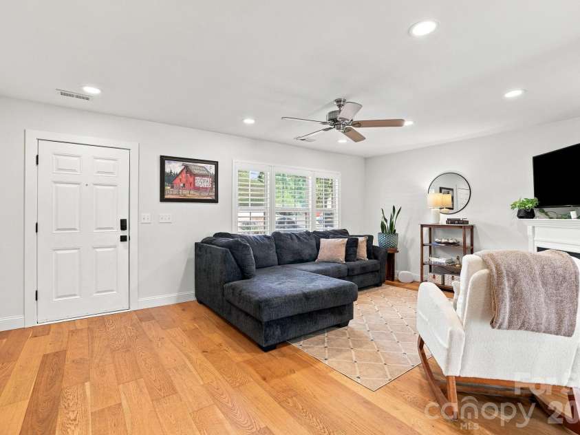 229 Primrose Walk, Fort Mill, SC 29715.  MLS# CAR4419579, YatesRealty ID 48753. 