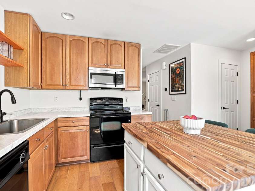 229 Primrose Walk, Fort Mill, SC 29715.  MLS# CAR4419579, YatesRealty ID 48753. 