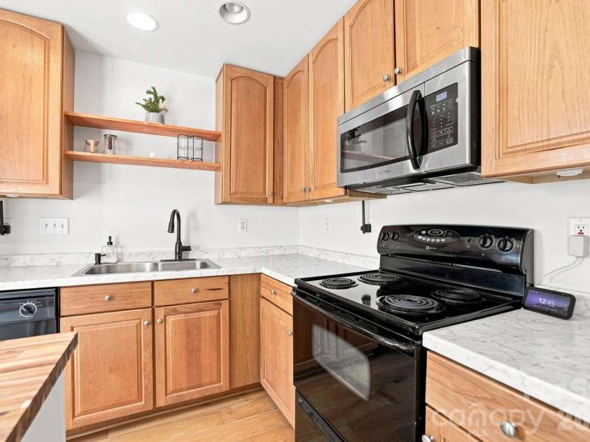 229 Primrose Walk, Fort Mill, SC 29715.  MLS# CAR4419579, YatesRealty ID 48753. 