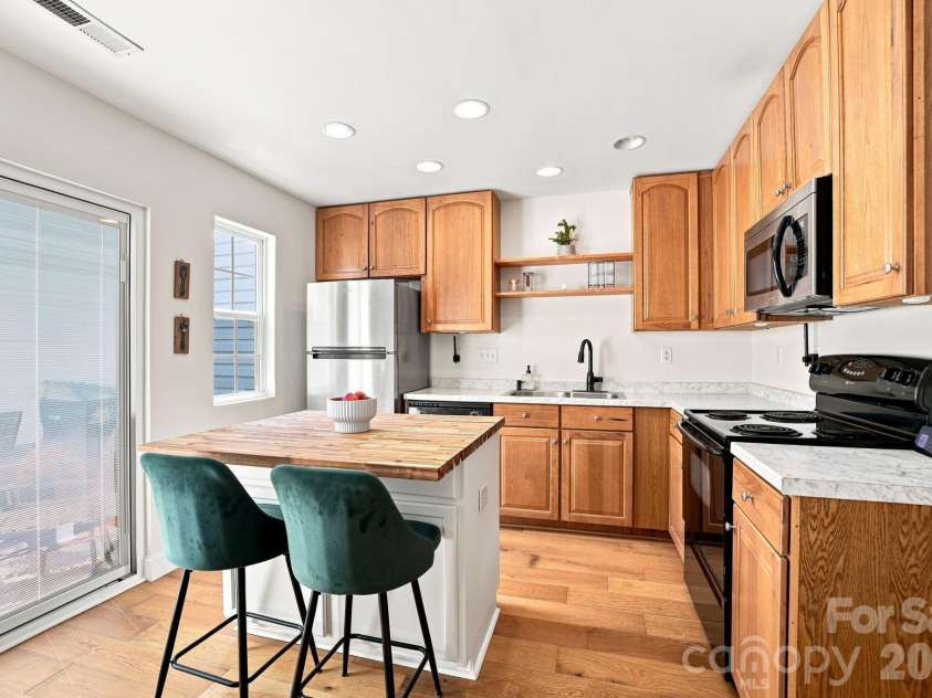 229 Primrose Walk, Fort Mill, SC 29715.  MLS# CAR4419579, YatesRealty ID 48753. 