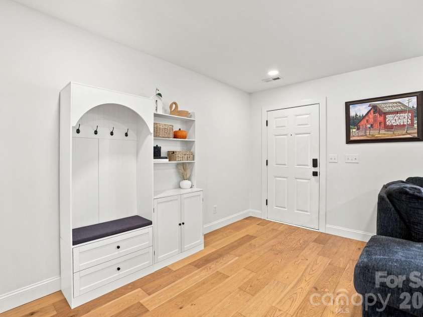 229 Primrose Walk, Fort Mill, SC 29715.  MLS# CAR4419579, YatesRealty ID 48753. Entryway